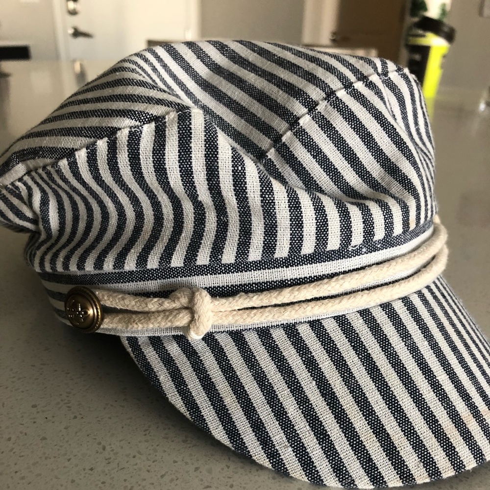Hat - Picture 2 of 4